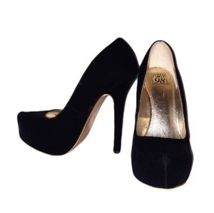 Speed Limit 98 black heels